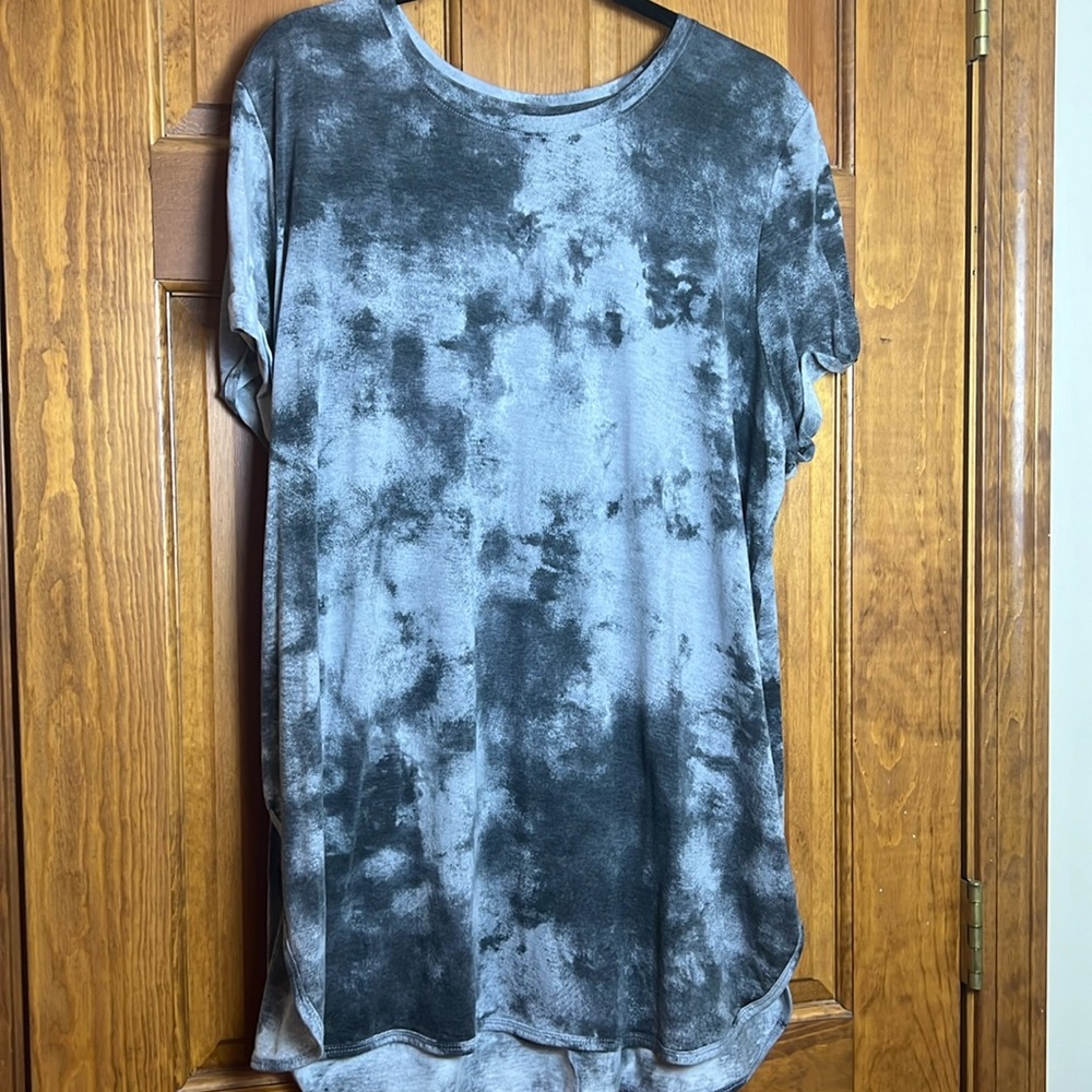 Women's Tek Gear On The Go Gear Tunic Size 1X Gray Tie Dye Look